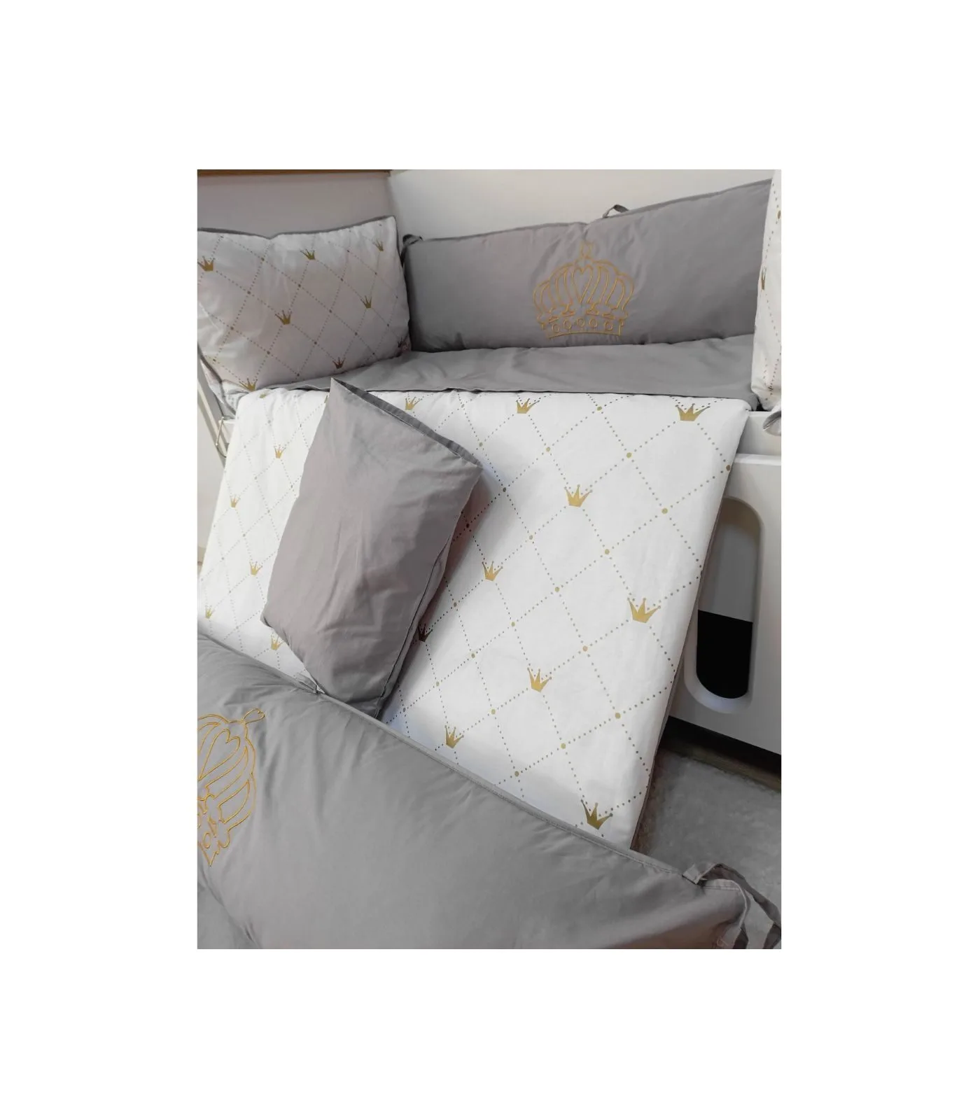 Kompletan set za deciji krevetac Crown - Slika 5