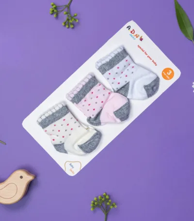 set ženskih bebi čarapica – 3 para