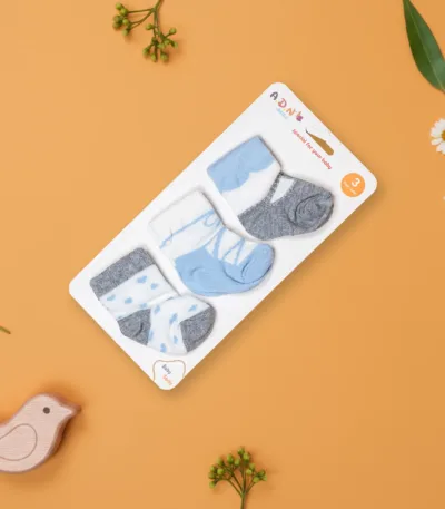 set muških bebi čarapica – 3 para