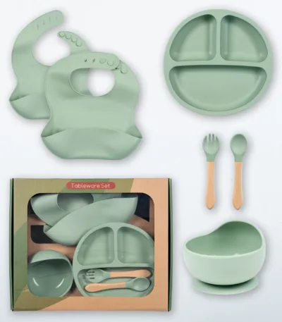 silikonski set za jelo za bebe – 5 delova zelena