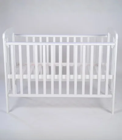 dečiji drveni krevetac 1720 sa pomičnom stranicom i držačem za baldahin (2 položaja)