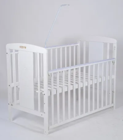 dečiji drveni krevetac 1720 sa pomičnom stranicom i držačem za baldahin (2 položaja)