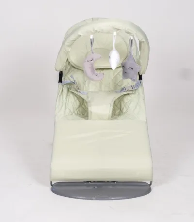 njihalica za bebe sa lukom i igračkama – 2 boje (svetlo siva / svetlo zelena)