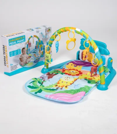 muzička podloga za bebe sa lukom, igračkicama i klavirom – model 518a 25 (na baterije)