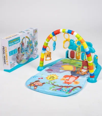 muzička podloga za bebe sa lukom i igračkicama – model 518a 28 (na baterije)