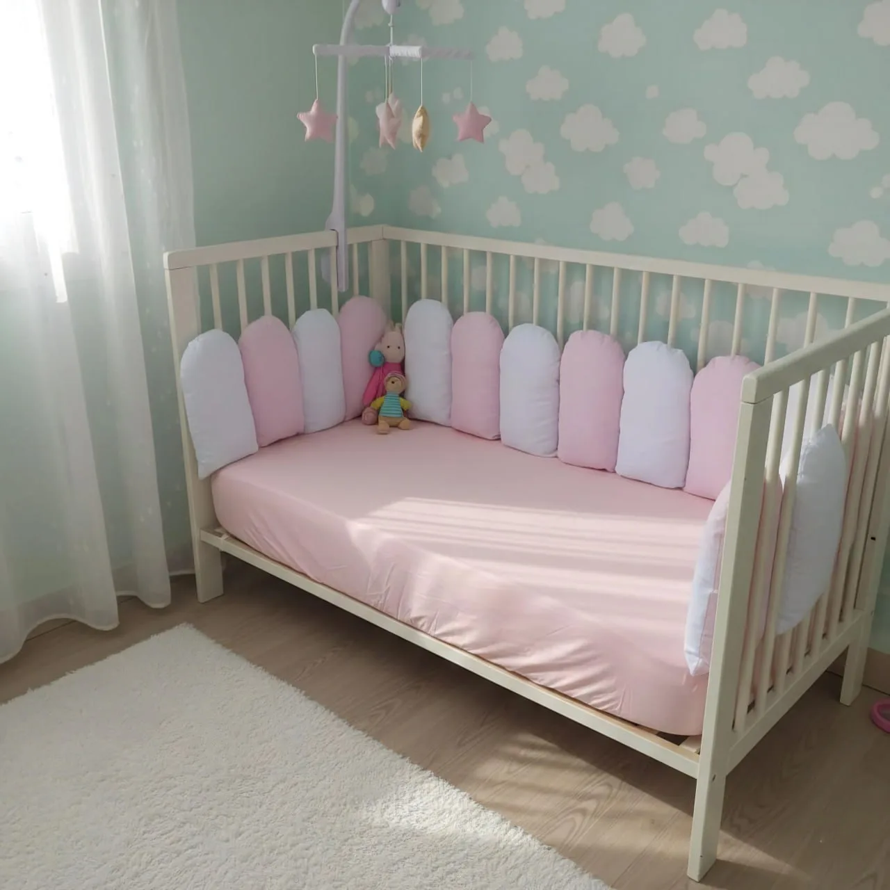 yuar01 – ogradica za okrugli krevetac + čaršav + jastučić (set), više boja
